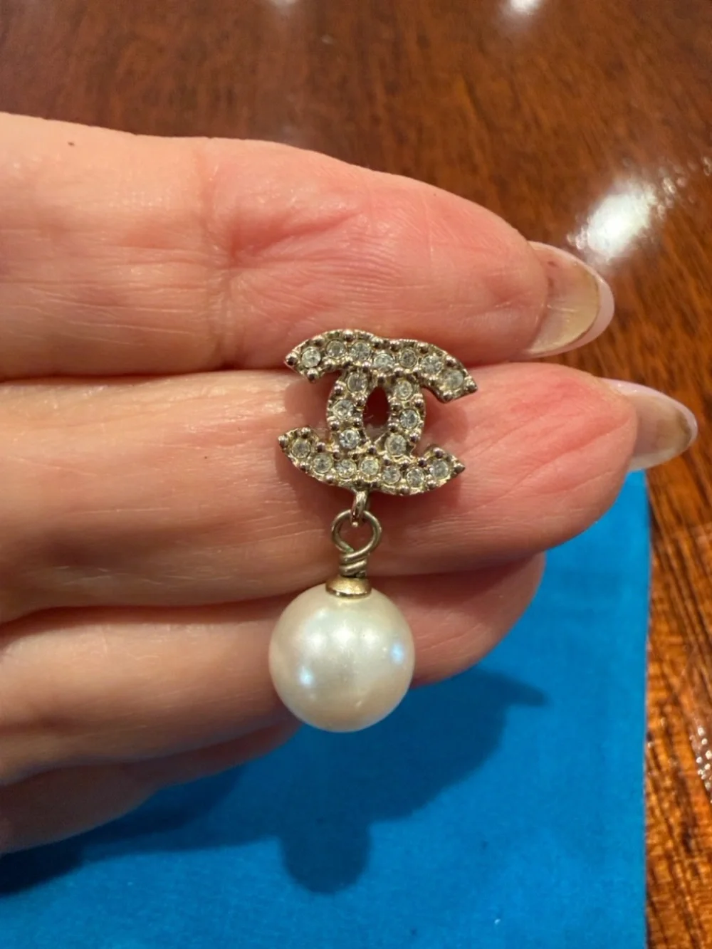 CHANEL Gold Crystal CC Drop Earrings with Pearl single side